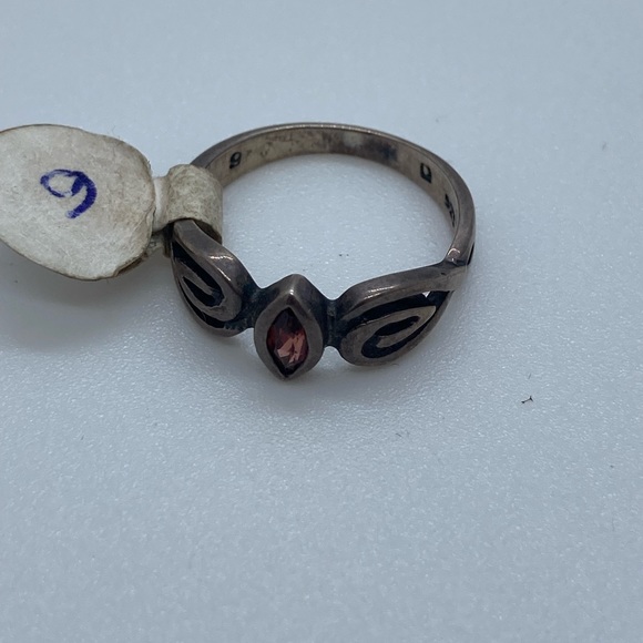 BOGO50 Sterling silver garnet ring - Picture 2 of 6